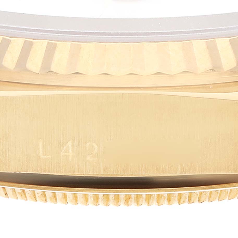 Rolex President Day-Date 18k Yellow Gold White Roman Dial Mens Watch 18238